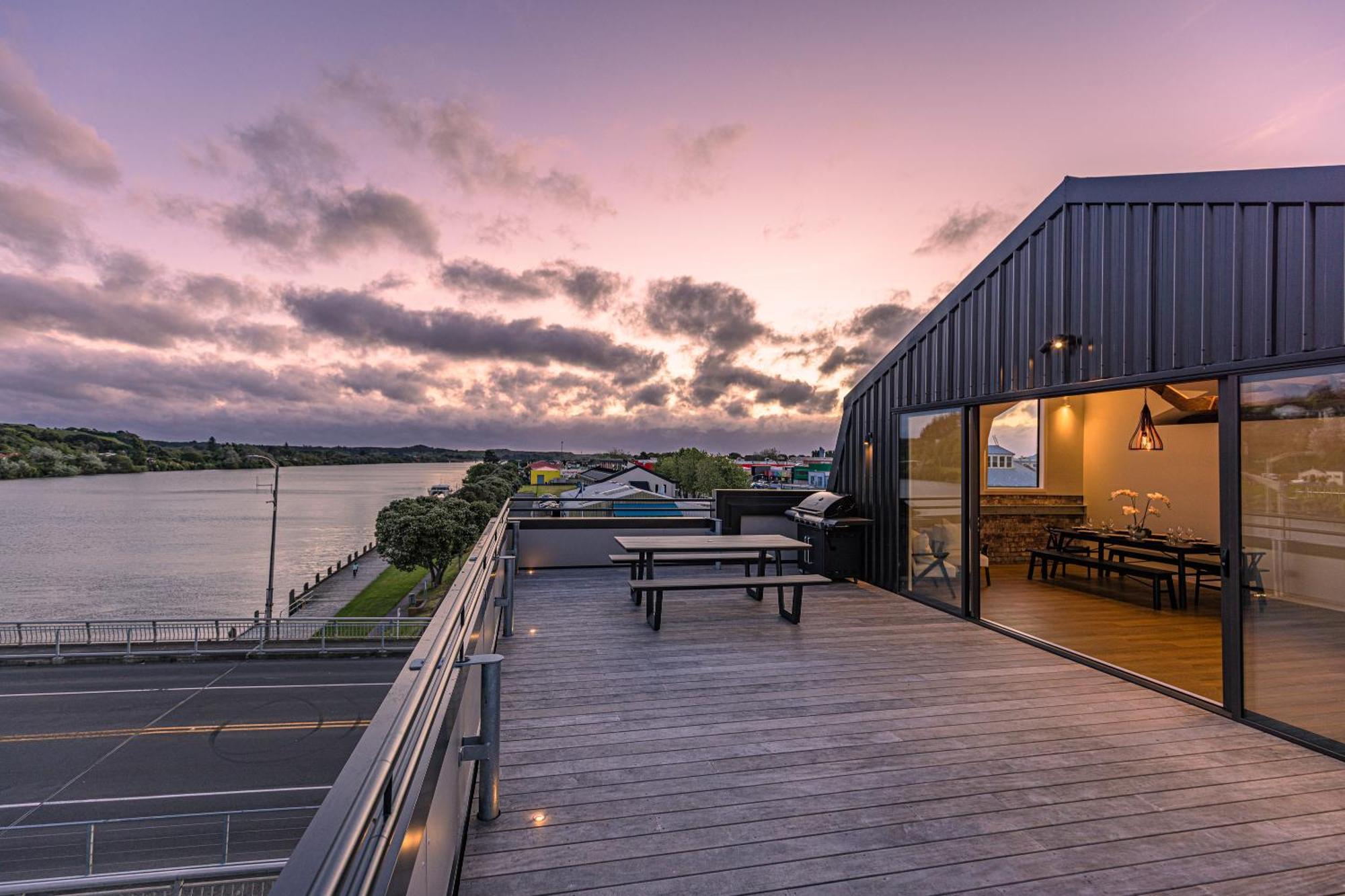 Johnston Apartments - Award-Winning Building, Your Unforgettable Stay 왕거누이 외부 사진